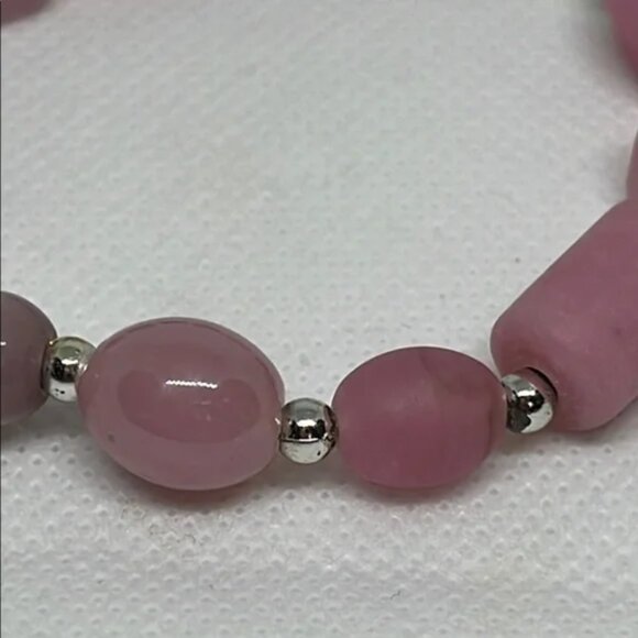 ❤️❤️Final Price Pink and Silver Beaded Bracelet with Elegant Design - Picture 2 of 2